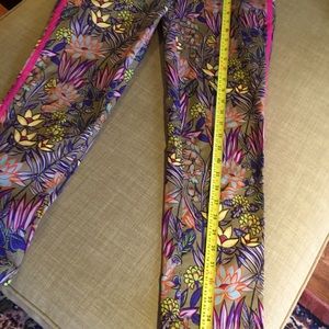 Stunning Robell Bella pants Small. NWOT